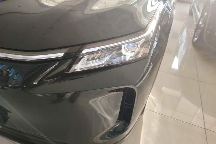 Used Landian E5 PLUS 2025 165 km Long-Range Version PLUS 7-Seater Left Front Headlight