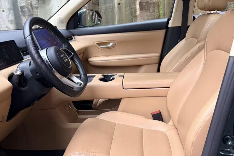 Used Landian E5 PLUS 2025 120km Standard Travel Custom Edition 7 Seats Left Front Seat
