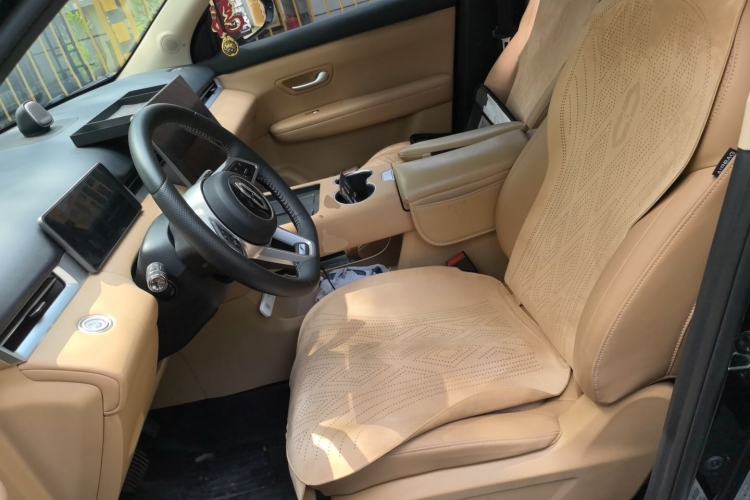 Used Landian E5 PLUS 2025 165 km Long-Range Version PLUS 7-Seater Left Front Seat