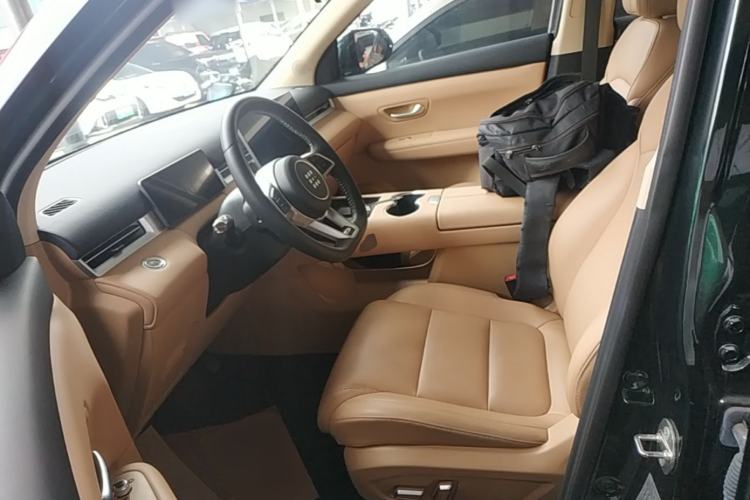Used Landian E5 PLUS 2025 165 km Long-Range Version PLUS 7-Seater Left Front Seat