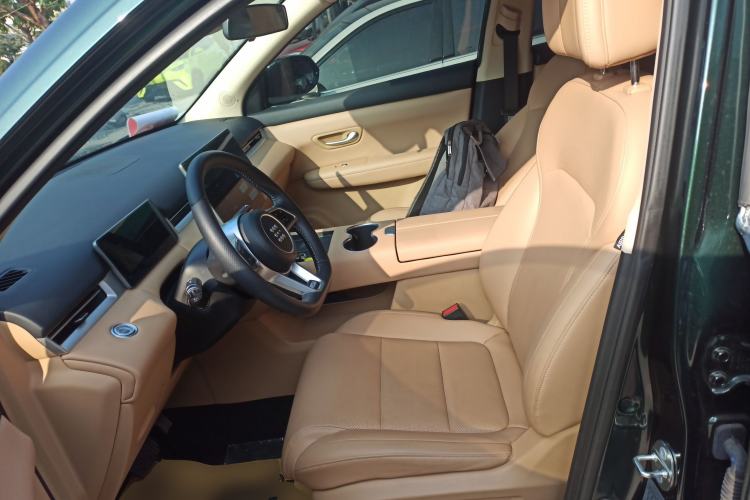 Used Landian E5 PLUS 2025 165 km Long-Range Travel Custom Edition 7 Seats Left Front Seat