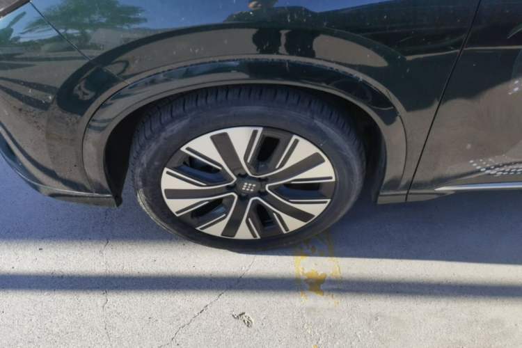 Used Landian E5 PLUS 2025 165 km Long-Range Version PLUS 7-Seater Left Front Wheel Hub