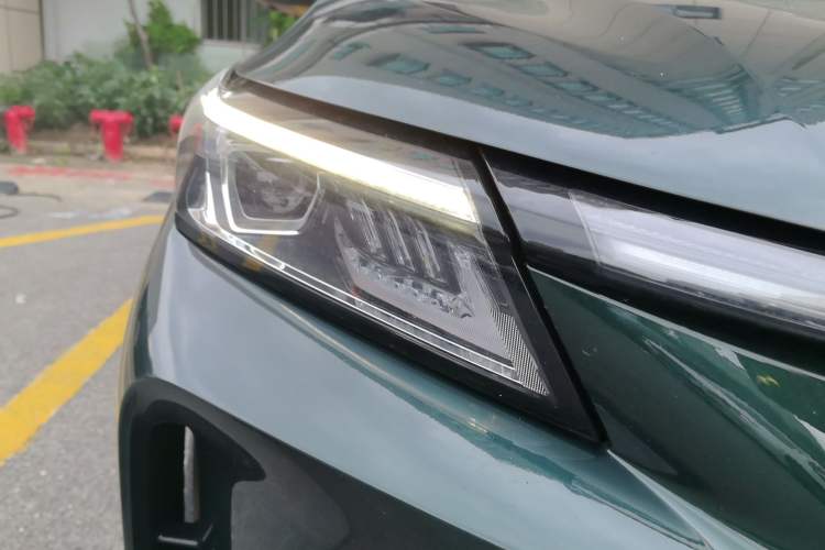 Used Landian E5 PLUS 2025 120km Standard Travel Custom Edition 7 Seats Right Front Headlight