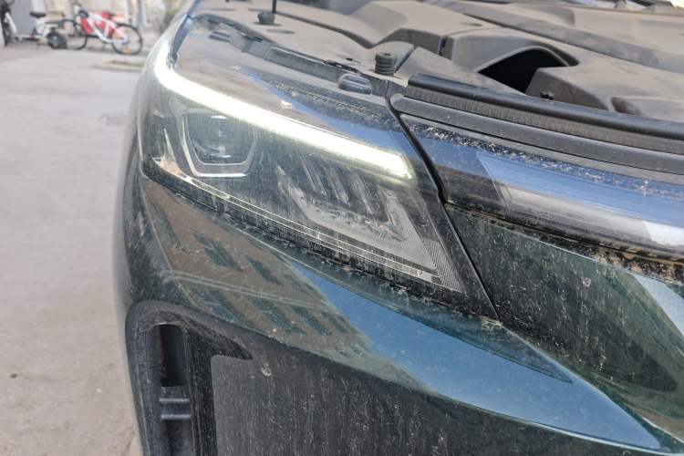 Used Landian E5 PLUS 2025 165 km Long-Range Version PLUS 5-Seater Right Front Headlight