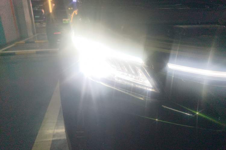 Used Landian E5 PLUS 2025 165 km Long-Range Travel & Comfort Edition 7 Seats Right Front Headlight