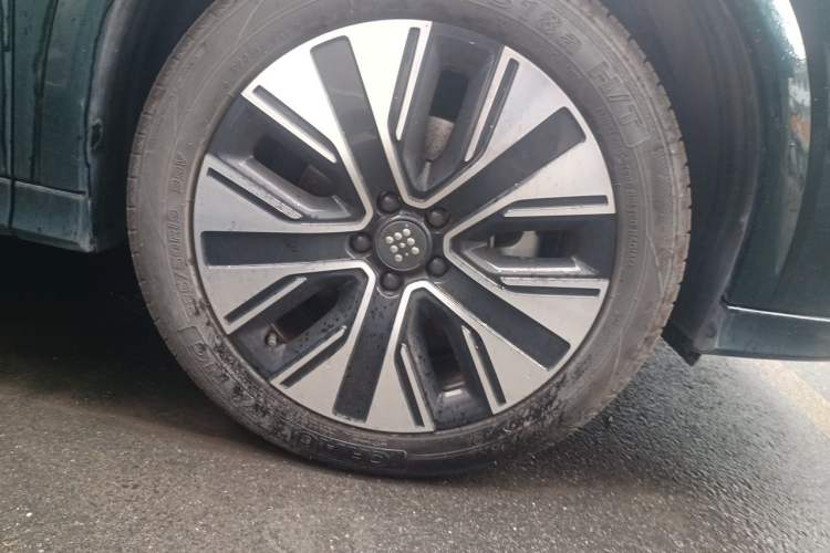 Used Landian E5 PLUS 2025 120km Standard Travel Custom Edition 7 Seats Right Front Wheel Hub
