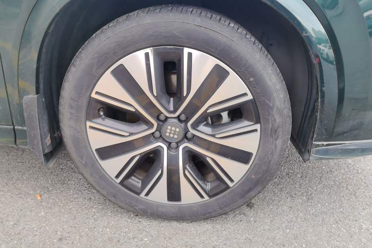 Used Landian E5 PLUS 2025 120km Standard Travel Custom Edition 7 Seats Right Front Wheel Hub