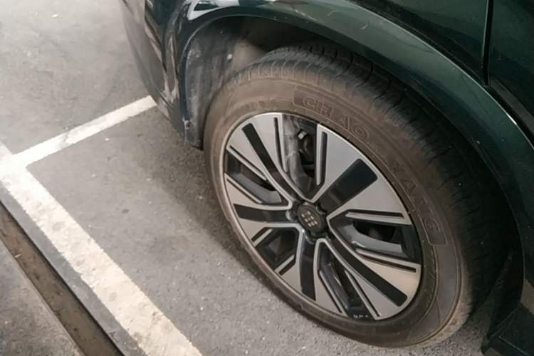 Used Landian E5 PLUS 2025 165 km Long-Range Version PLUS 7-Seater Right Rear Wheel Hub