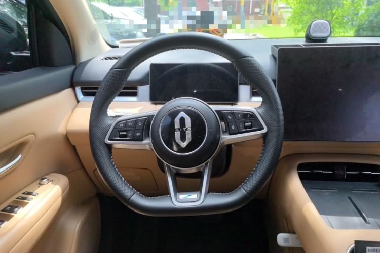 Used Landian E5 PLUS 2025 165 km Long-Range Version PLUS 7-Seater Steering Wheel