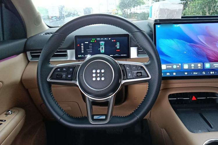 Used Landian E5 PLUS 2025 165 km Long-Range Version PLUS 5-Seater Steering Wheel
