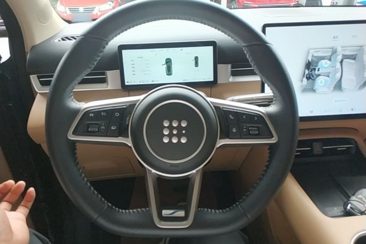 Used Landian E5 PLUS 2025 165 km Long-Range Version PLUS 7-Seater Steering Wheel