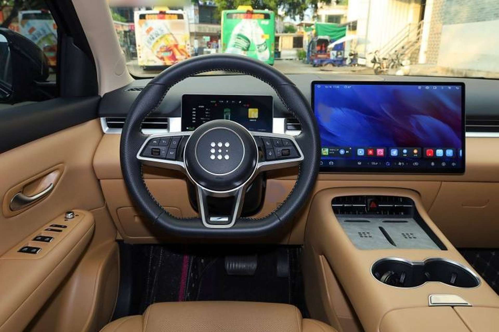 Used Landian E5 PLUS 2025 165 km Long-Range Travel & Comfort Edition 7 Seats Steering Wheel
