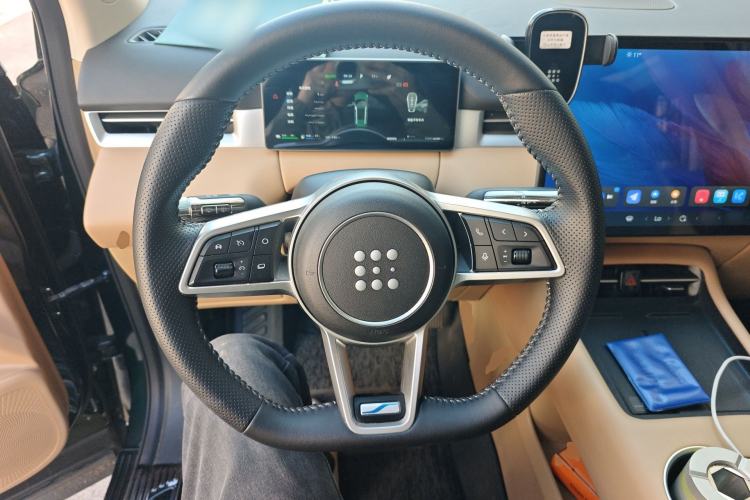 Used Landian E5 PLUS 2025 165 km Long-Range Version PLUS 5-Seater Steering Wheel