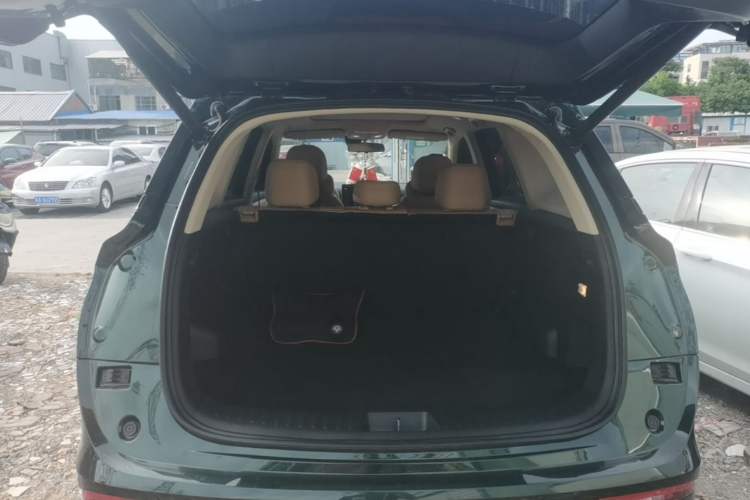 Used Landian E5 PLUS 2025 165 km Long-Range Pro Version with 5 Seats Trunk
