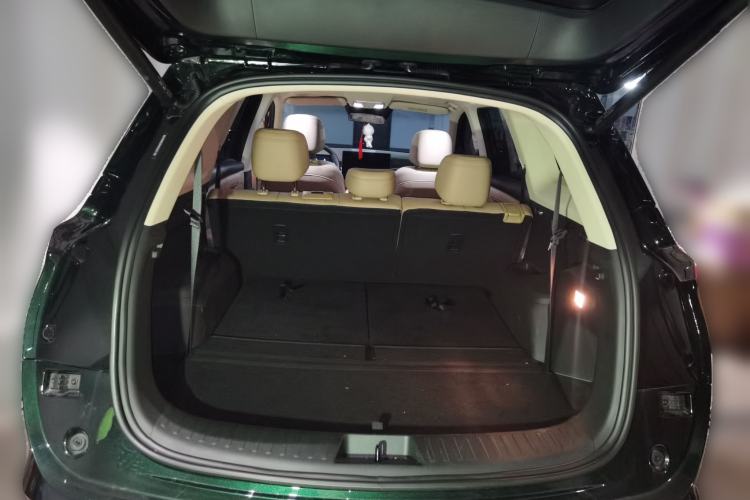 Used Landian E5 PLUS 2025 165 km Long-Range Version PLUS 7-Seater Trunk