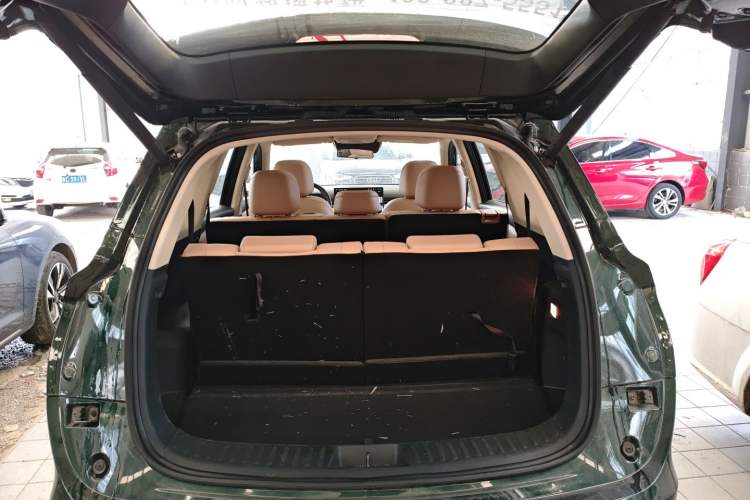 Used Landian E5 PLUS 2025 165 km Long-Range Version PLUS 7-Seater Trunk