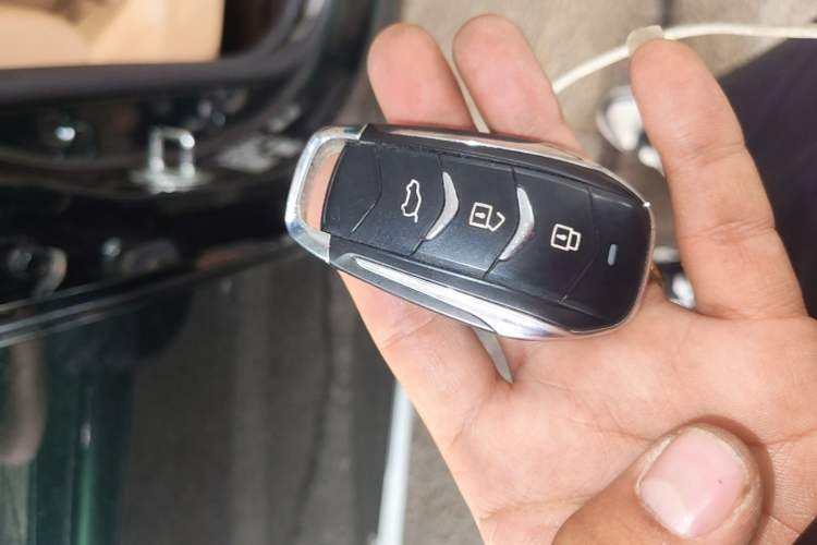 Used Landian E5 PLUS 2025 120 km Standard Range 7-Seater Vehicle Key