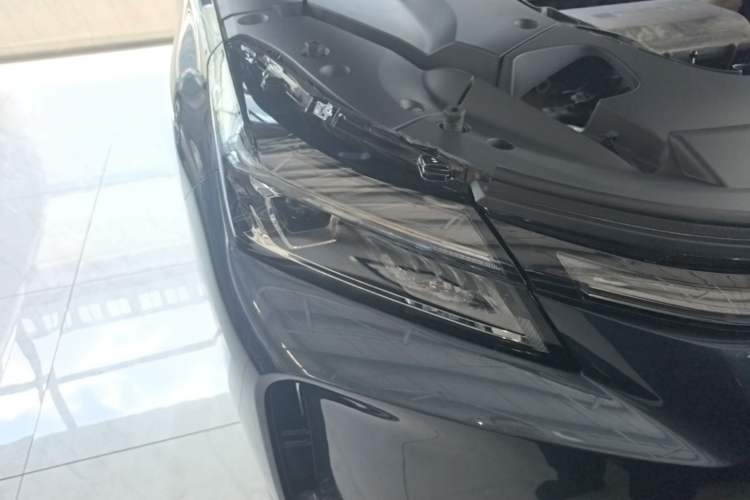 Used Landian E5 PLUS 2025 165 km Long-Range Version 7 Seats Right Front Headlight