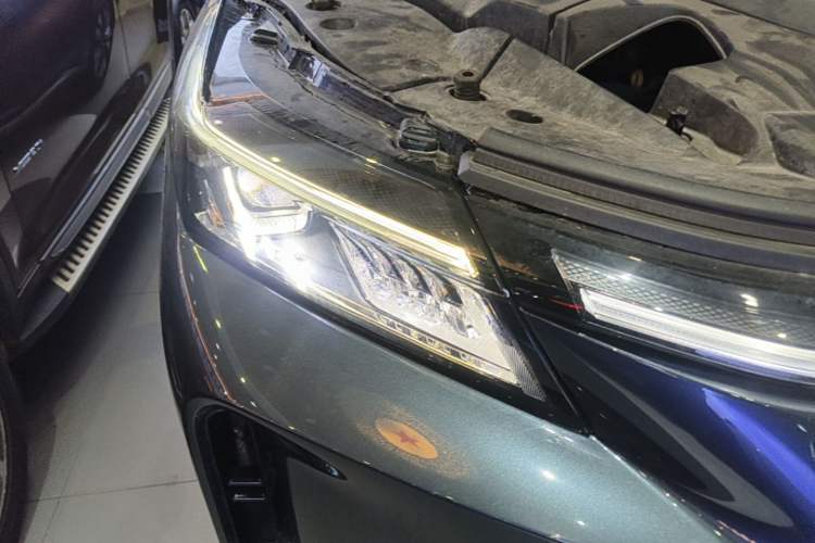 Used Landian E5 PLUS 2025 165 km Long-Range Version PLUS 7-Seater Right Front Headlight