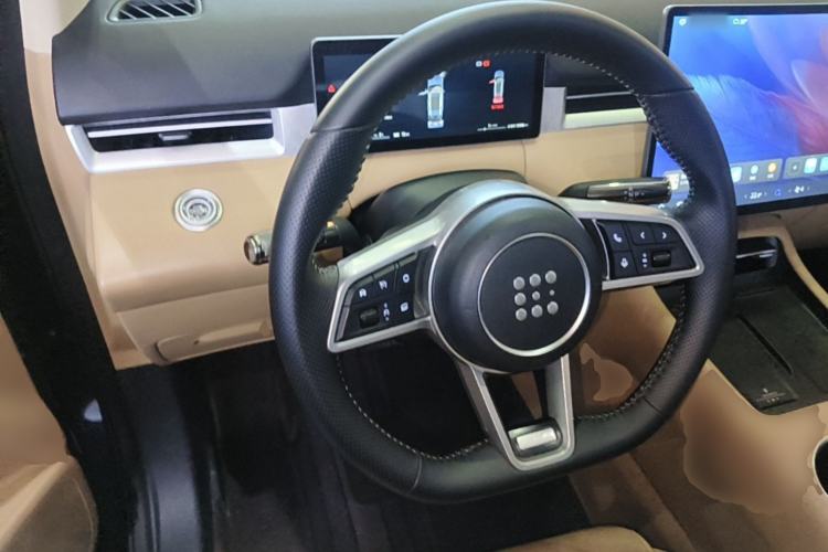 Used Landian E5 PLUS 2025 165 km Long-Range Version PLUS 7-Seater Steering Wheel