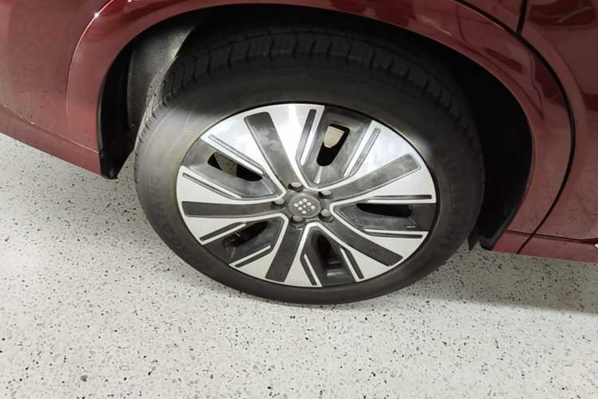 Used Landian E5 PLUS 2025 120km Standard Travel Custom Edition 7 Seats Right Rear Wheel Hub