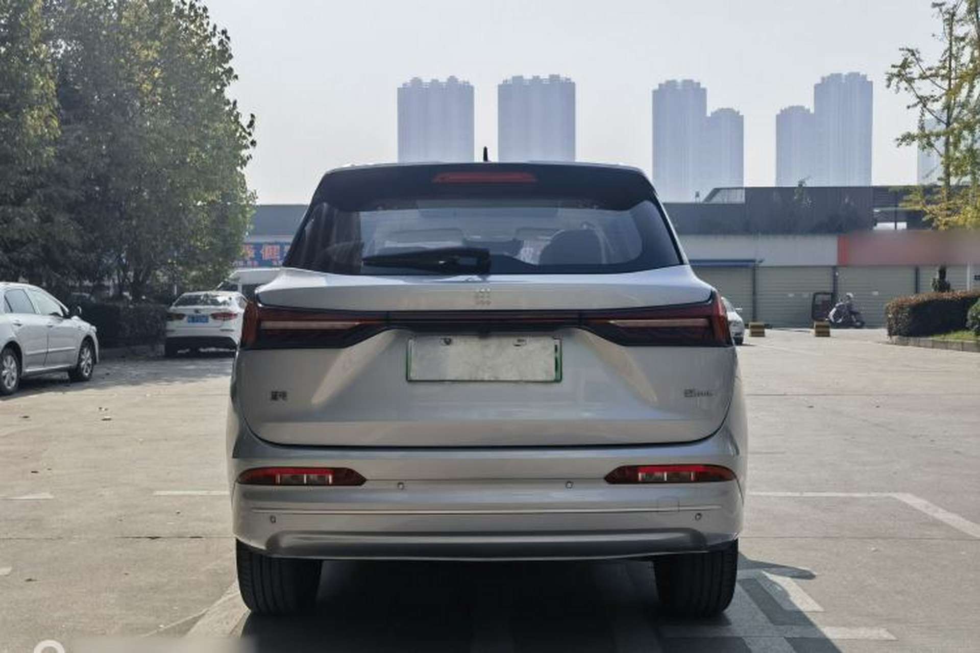 Used Landian E5 PLUS 2025 165 km Long-Range Version PLUS 5-Seater Exterior 4