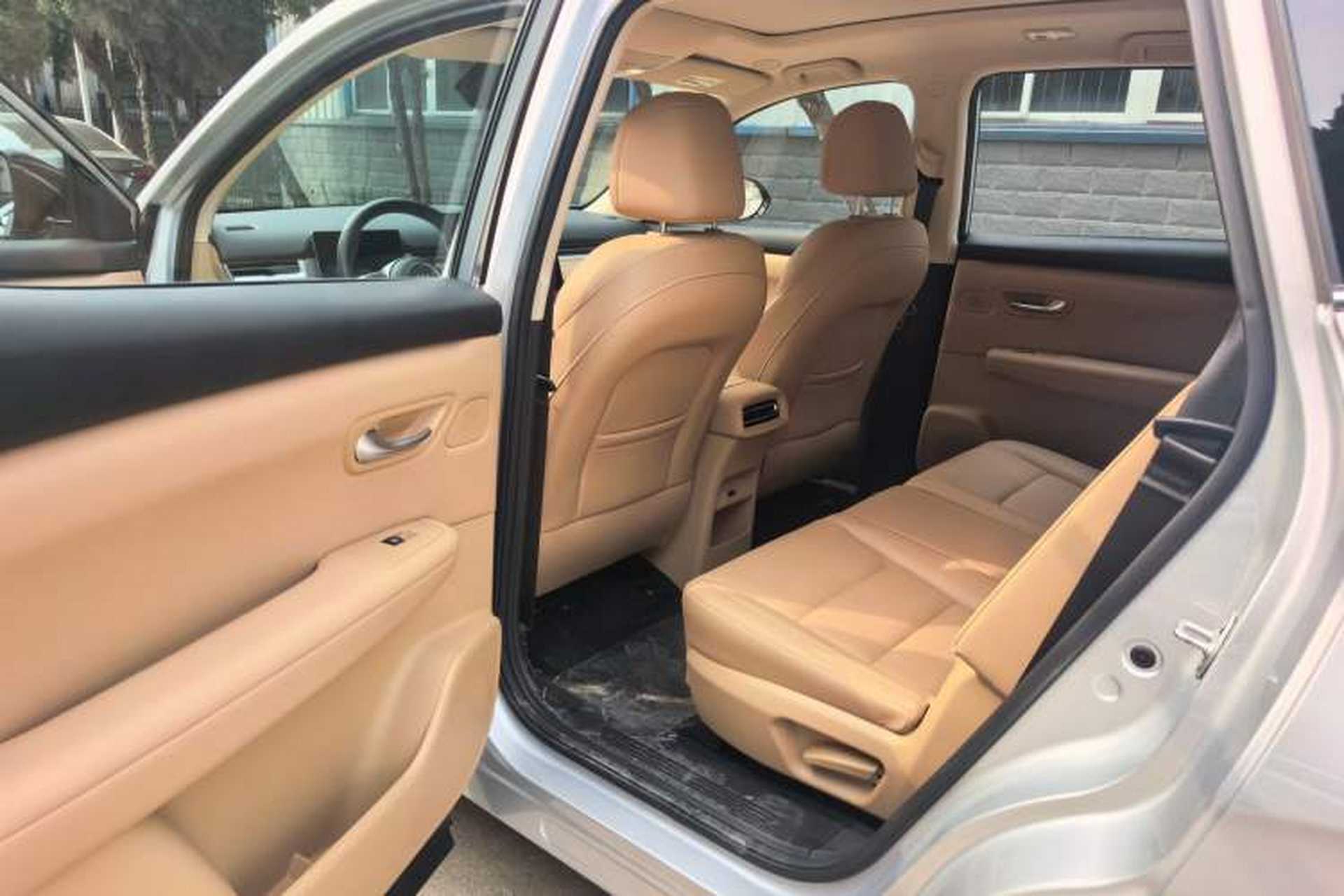 Used Landian E5 PLUS 2025 165 km Long-Range Version PLUS 7-Seater Interior 3