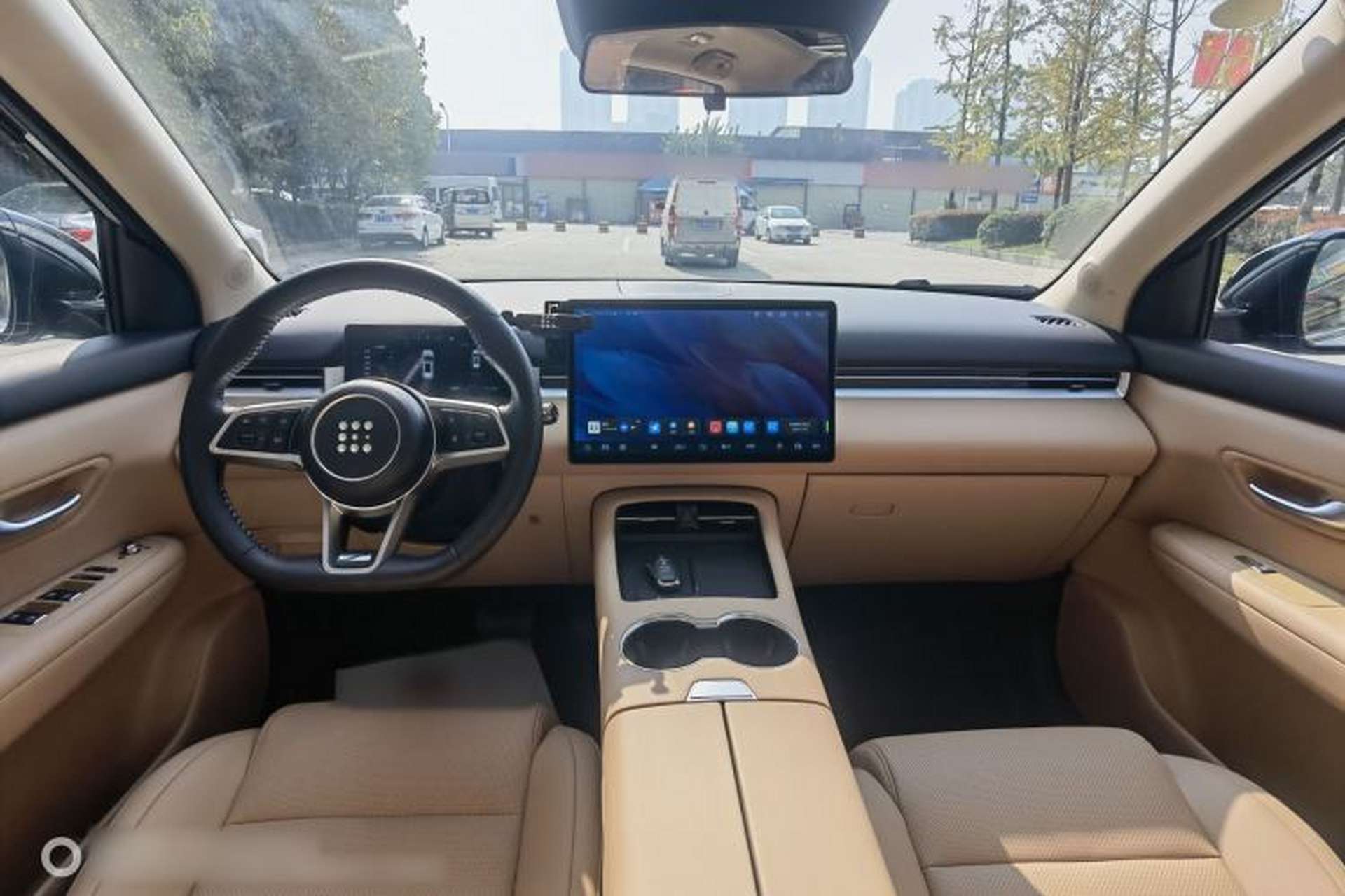 Used Landian E5 PLUS 2025 165 km Long-Range Version PLUS 5-Seater Interior 4