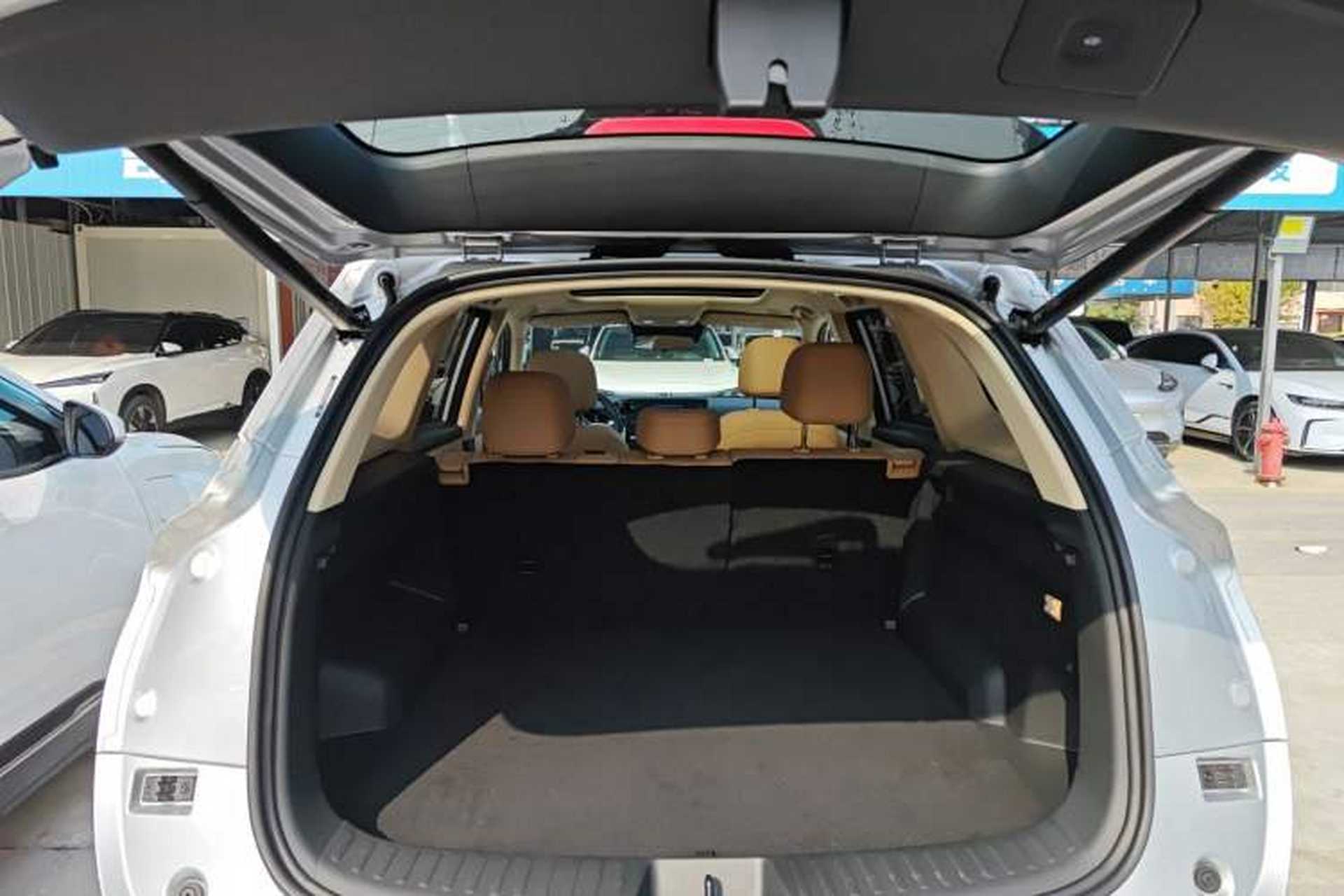 Used Landian E5 PLUS 2025 165 km Long-Range Version PLUS 5-Seater Trunk