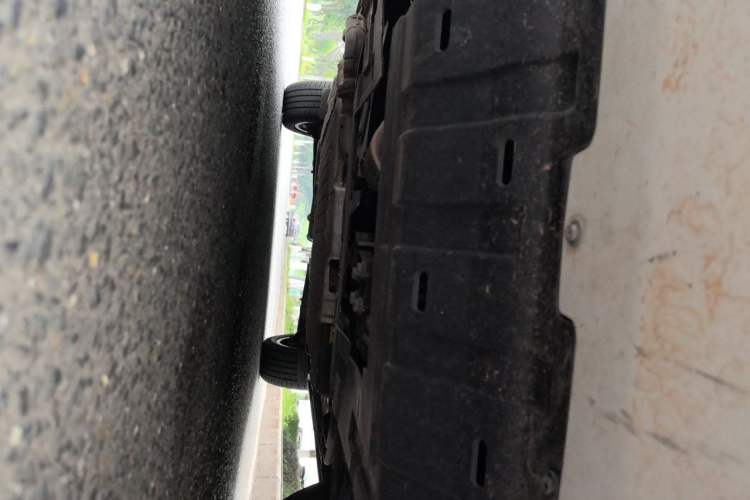 Used Landian E5 PLUS 2025 165 km Long-Range Version PLUS 7-Seater Chassis Front
