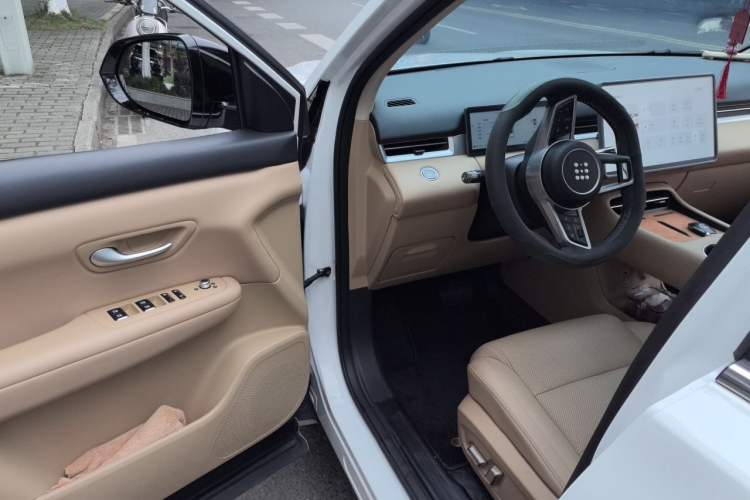 Used Landian E5 PLUS 2025 165 km Long-Range Version PLUS 7-Seater Driver Seat