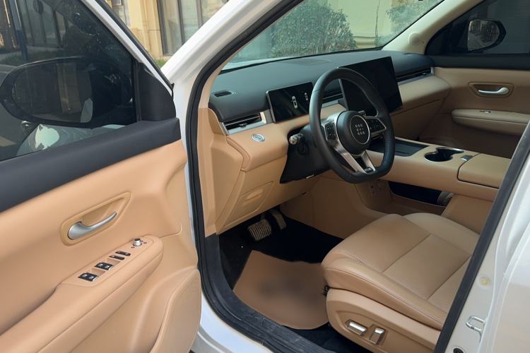 Used Landian E5 PLUS 2025 165 km Long-Range Version PLUS 7-Seater Driver Seat