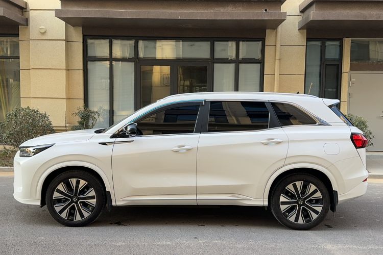 Used Landian E5 PLUS 2025 165 km Long-Range Version PLUS 7-Seater Exterior 2