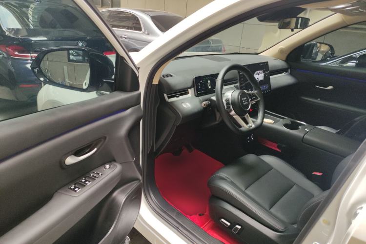 Used Landian E5 PLUS 2025 165 km Long-Range Version 7 Seats Interior 3