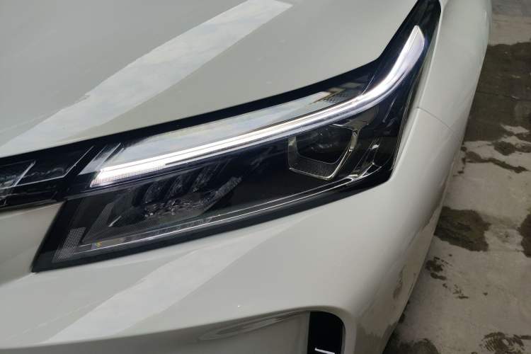 Used Landian E5 PLUS 2025 165 km Long-Range Version 7 Seats Left Front Headlight