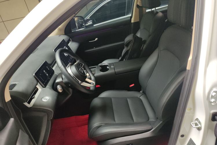 Used Landian E5 PLUS 2025 165 km Long-Range Version 7 Seats Left Front Seat