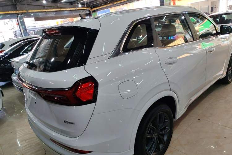 Used Landian E5 PLUS 2025 165 km Long-Range First Edition 7-Seater Rear Right 45 Deg