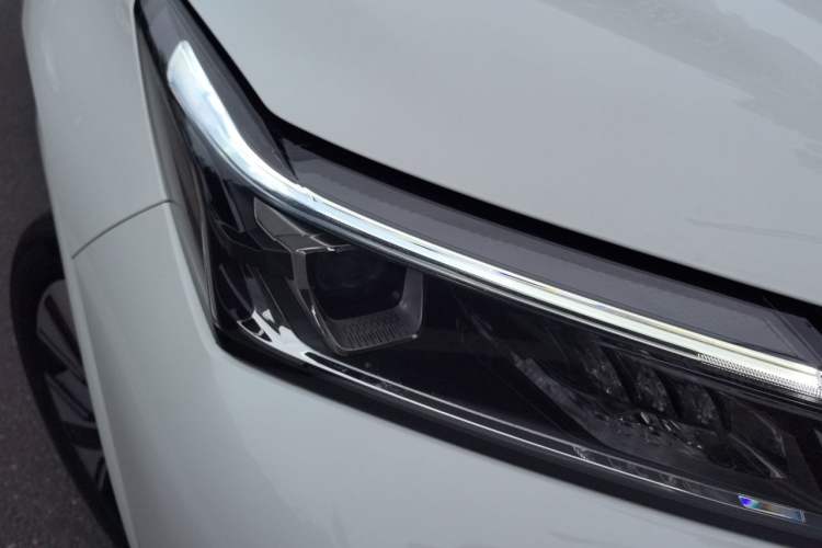 Used Landian E5 PLUS 2025 165 km Long-Range Version PLUS 7-Seater Right Front Headlight