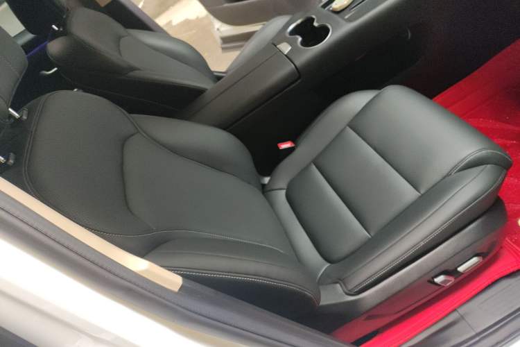 Used Landian E5 PLUS 2025 165 km Long-Range Version 7 Seats Right Front Seat