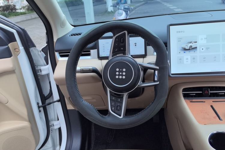 Used Landian E5 PLUS 2025 165 km Long-Range Version PLUS 7-Seater Steering Wheel