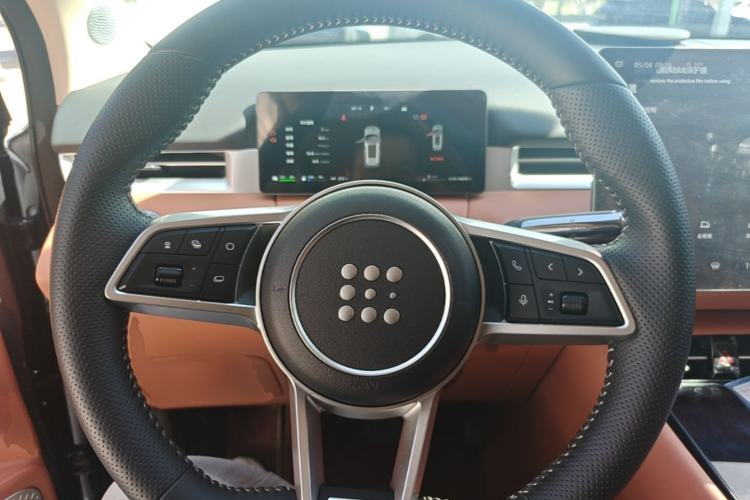 Used Landian E5 PLUS 2025 165 km Long-Range Version 7 Seats Steering Wheel