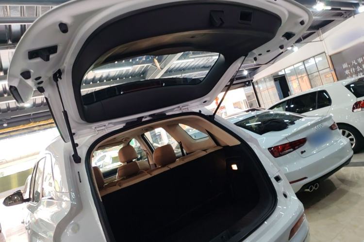 Used Landian E5 PLUS 2025 165 km Long-Range First Edition 7-Seater Trunk