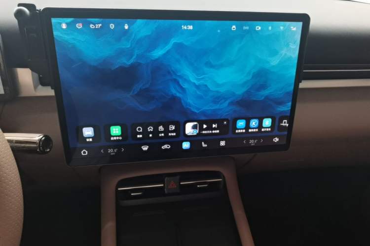 Used Landian E5 PLUS 2026 Model Standard-Range All-Wheel-Drive Performance Version Ultra Audio And AC Panel