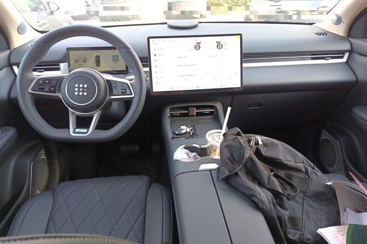 Used Landian E5 PLUS 2026 Model 230km Ultra-Long-Range Version Ultra 7-seater Center Console
