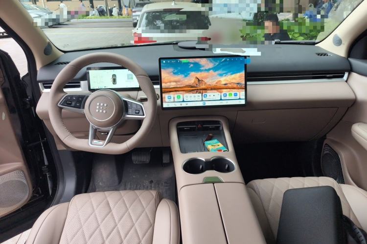 Used Landian E5 PLUS 2026 Model 230km Ultra-Long-Range Version Ultra 5-seater Center Console