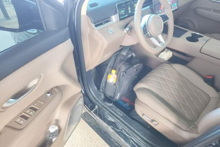 Used Landian E5 PLUS 2026 Model Standard-Range All-Wheel-Drive Performance Version Ultra Driver Seat