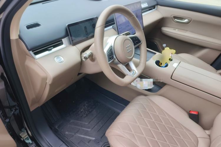 Used Landian E5 PLUS 2026 Model Standard-Range All-Wheel-Drive Performance Version Ultra Driver Seat
