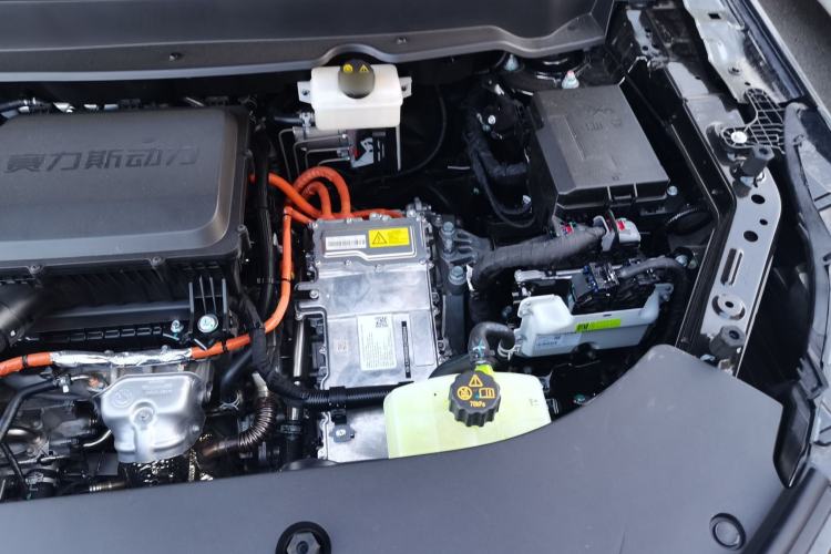 Used Landian E5 PLUS 2026 Model Standard-Range All-Wheel-Drive Performance Version Ultra Engine Bay Left