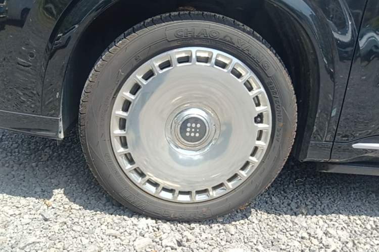 Used Landian E5 PLUS 2026 Model Standard-Range All-Wheel-Drive Performance Version Ultra Exterior 4