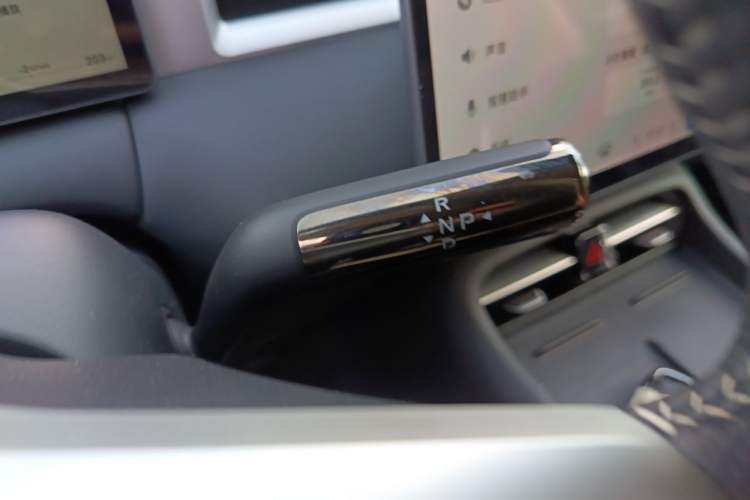 Used Landian E5 PLUS 2026 Model 230km Ultra-Long-Range Version Ultra 7-seater Gear Lever